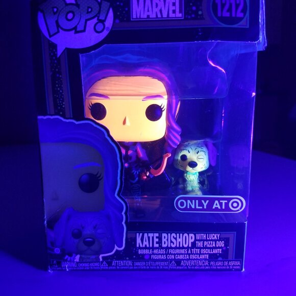 Funko Pop BLACKLIGHT edition Hawkeye Kate Bishop and Lucky the Pizza Dog - Picture 2 of 6